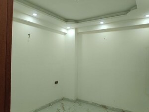 Room in 3 BHK Builder Floor at Sector 73 – for Sale
