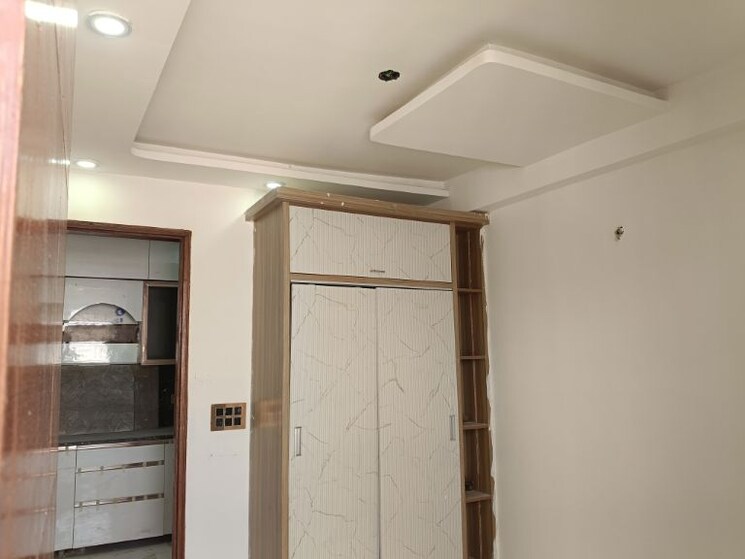 undefined, sector 73 3 Bedroom 1400 Sq.Ft. Builder Floor In Sector 73 Noida 9919646