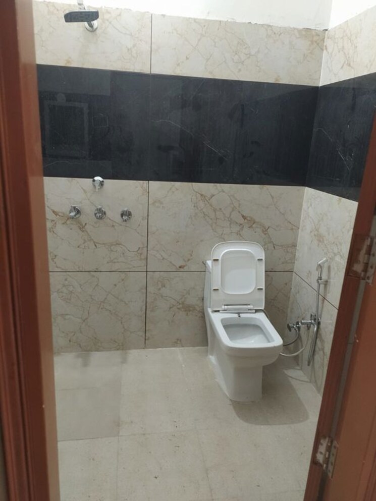 Bathroom, aerocity 2 Bedroom 1800 Sq.Ft. Builder Floor In Aerocity Mohali 9919651