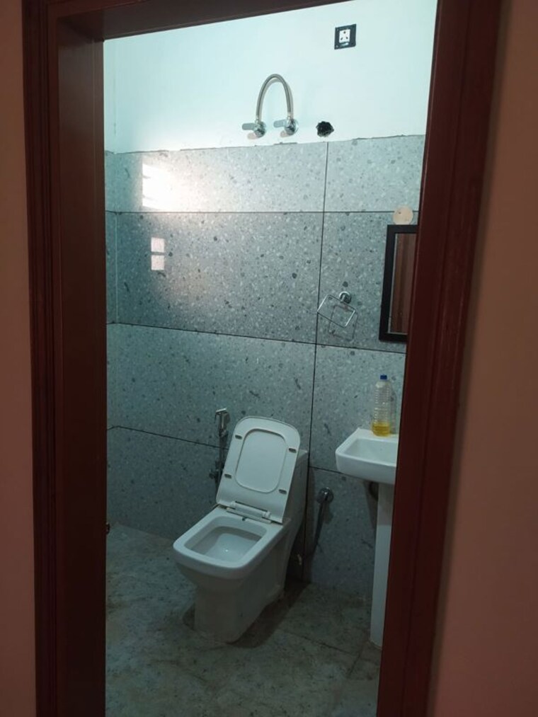 Bathroom, aerocity 2 Bedroom 1800 Sq.Ft. Builder Floor In Aerocity Mohali 9919651