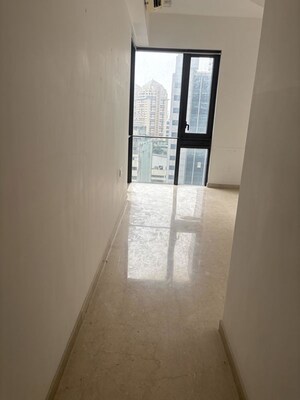 Room in 2 BHK Apartment at Lodha The Park, Worli – for Rent