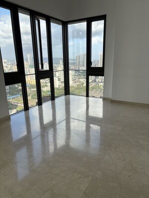 Room in 2 BHK Apartment at Lodha The Park, Worli – for Rent