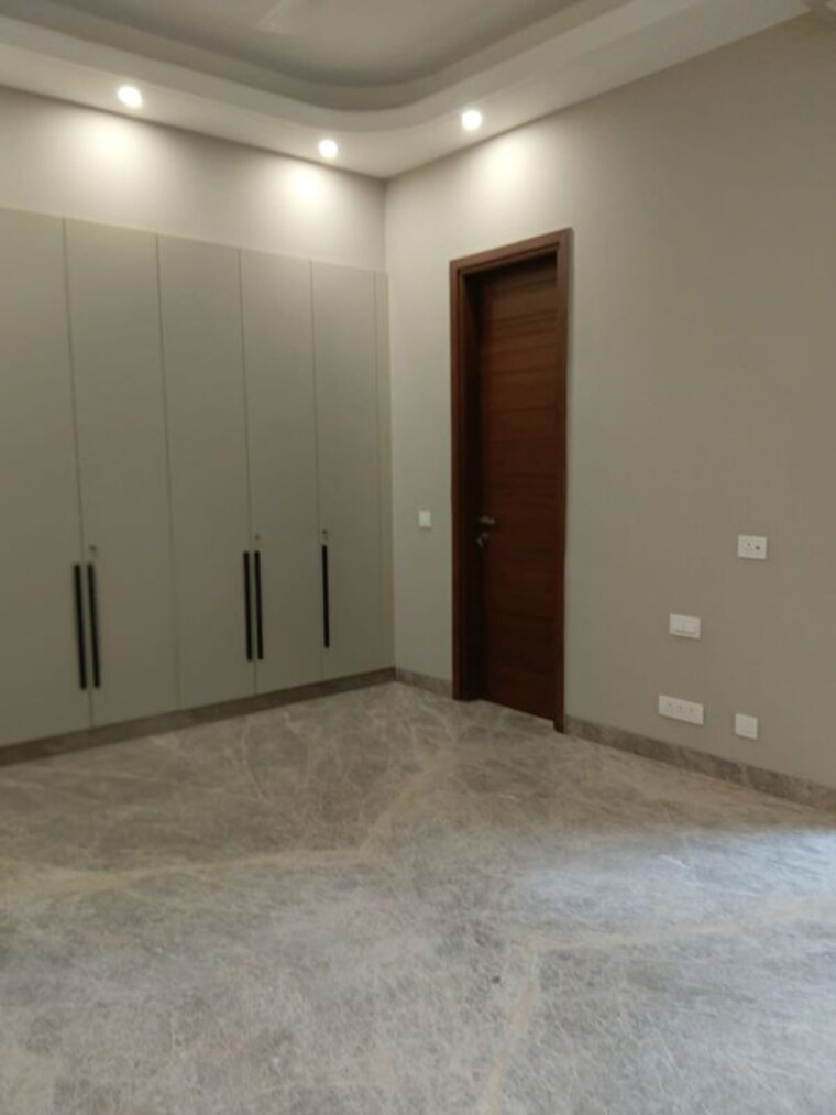 Room, kalkaji 3 Bedroom 1800 Sq.Ft. Builder Floor In Kalkaji Delhi 9919680