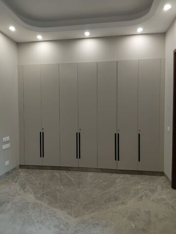 Room in 3 BHK Builder Floor at Kalkaji – for Rent