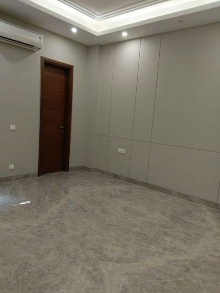 Room, kalkaji 3 Bedroom 1800 Sq.Ft. Builder Floor In Kalkaji Delhi 9919680