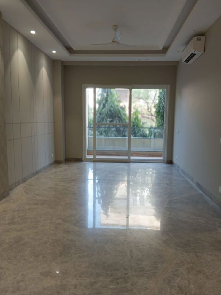 Room, kalkaji 3 Bedroom 1800 Sq.Ft. Builder Floor In Kalkaji Delhi 9919680