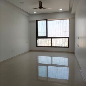 Room in 2.5 BHK Apartment at Sunteck Avenue 2, Mahatma Jyotibha Phule Nagar – for Rent