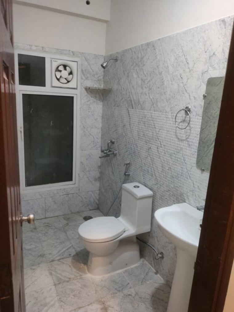 Bathroom, prateek-grand-city 3 Bedroom 1795 Sq.Ft. Apartment In Siddharth Vihar Ghaziabad 9919693