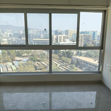 Room in 1 BHK Apartment at Veeramani Radiant 59, Andheri East – for Rent