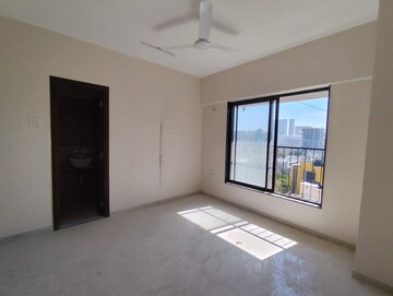 Room in 3 BHK Apartment at Gio Vindhyagiri CHS, Goregaon East – for Rent