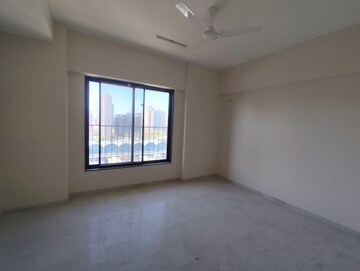 Room in 3 BHK Apartment at Gio Vindhyagiri CHS, Goregaon East – for Rent
