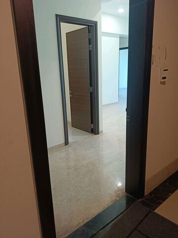 Room in 3 BHK Apartment at Raheja Imperia, Worli – for Rent