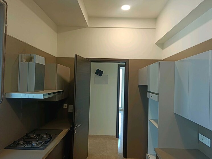 Attached Bathroom, raheja-imperia 3 Bedroom 1500 Sq.Ft. Apartment In Worli Mumbai 9919694
