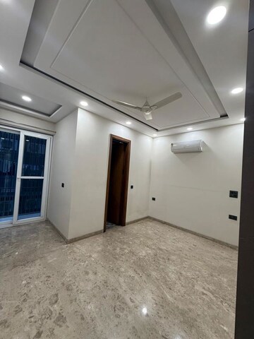 Room in 2 BHK Builder Floor at Lajpat Nagar I – for Rent