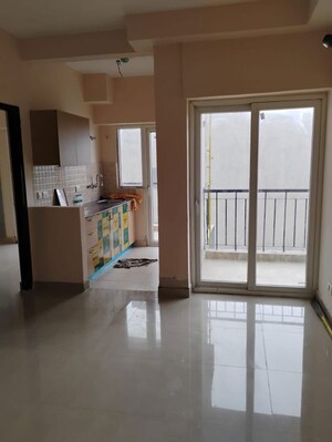 Room in 1 BHK Apartment at Amrapali Dream Valley, Tech Zone 4 Greater Noida – for Sale