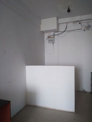 Room in  Office Space at Bharti Astra Towers, New Town – for Rent