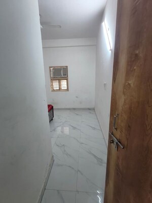 Room in 1 BHK Builder Floor at Neb Sarai – for Rent