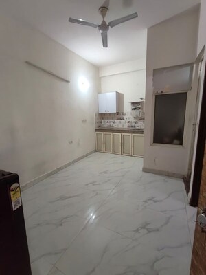 Room in 1 BHK Builder Floor at Neb Sarai – for Rent