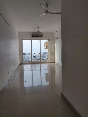 Room in 3 BHK Apartment at ATS Advantage, Ahinsa Khand 1 – for Rent