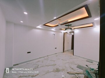 Room in 3 BHK Builder Floor at Sector 73 – for Sale