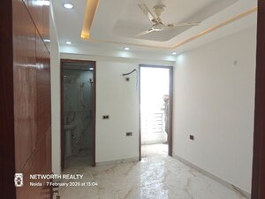 Bedroom in 3 BHK Builder Floor at Sector 73 – for Sale