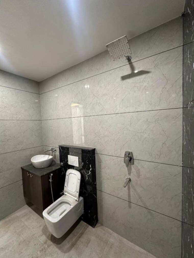 Bathroom, avantika extension 4 Bedroom 240 Sq.Yd. Builder Floor In Avantika Extension Ghaziabad 9918594