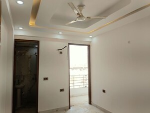 Room in 3 BHK Builder Floor at Sector 73 – for Sale