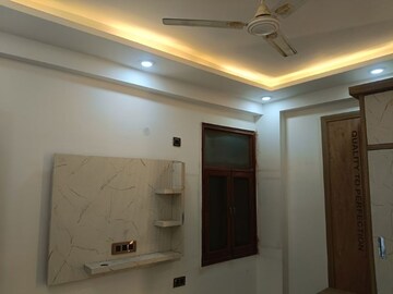 Room in 3 BHK Builder Floor at Sector 73 – for Sale