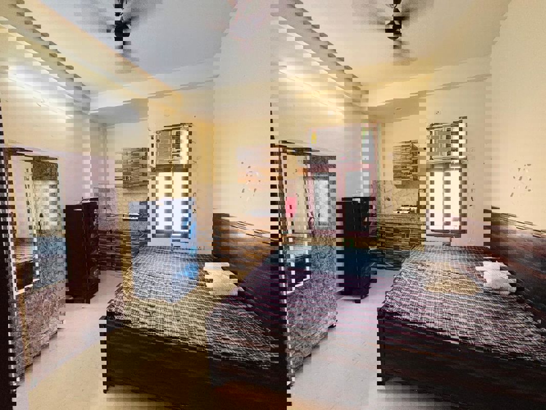 1 RkBuilder Floor For Rent in Saket