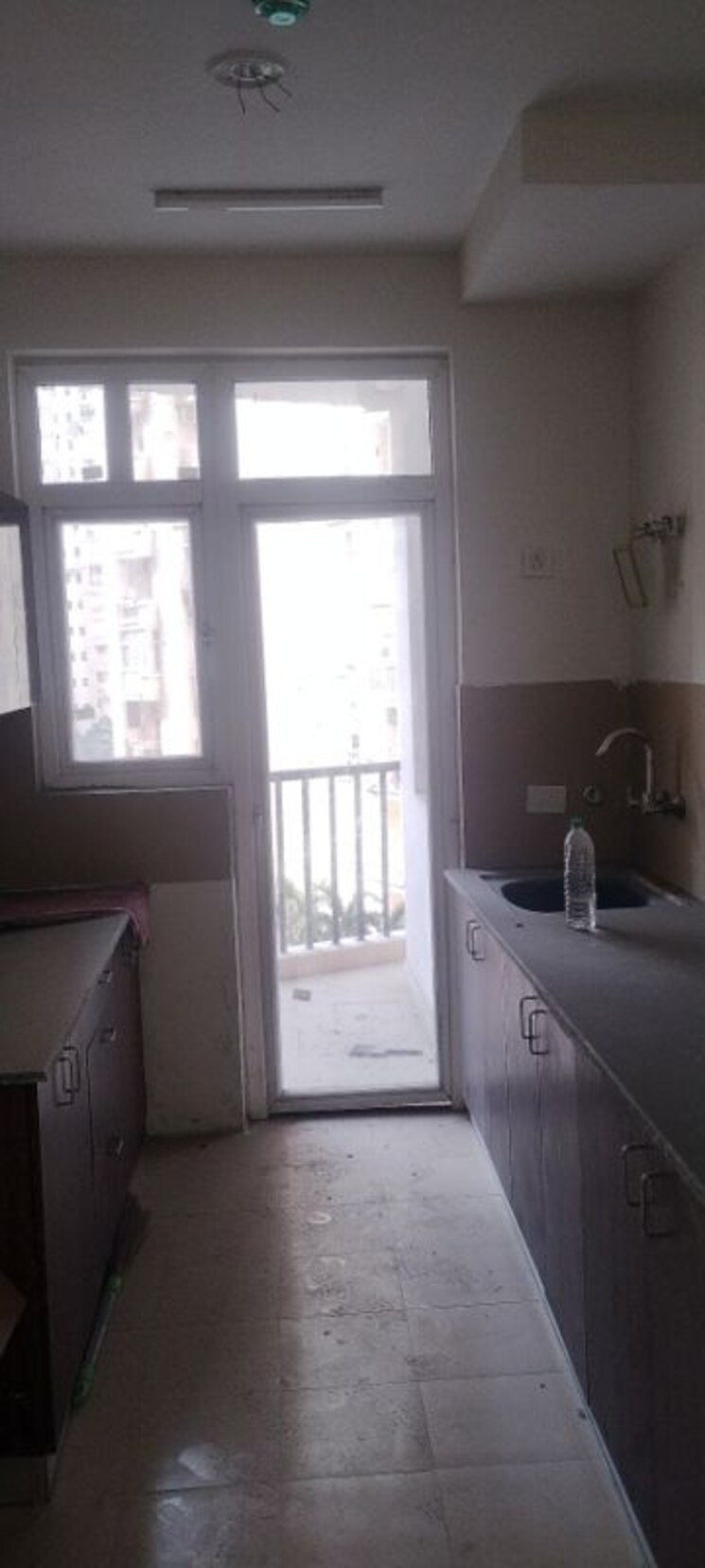 Room, amrapali-heartbeat-city 3 Bedroom 1350 Sq.Ft. Apartment In Sector 107 Noida 9919827