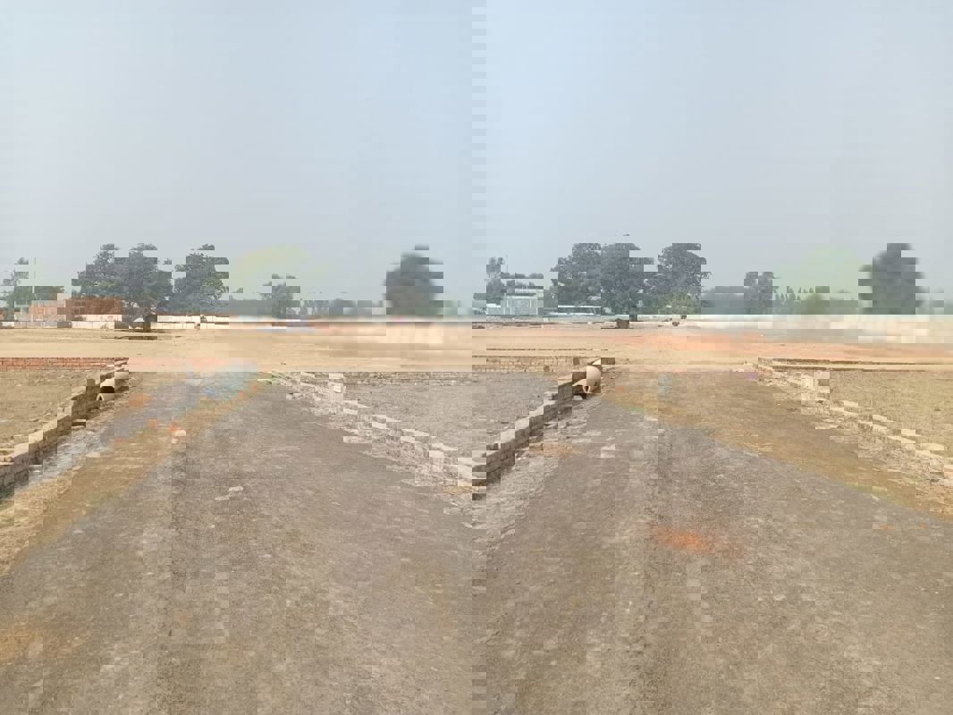 Plot For Sale in Mohanlalganj