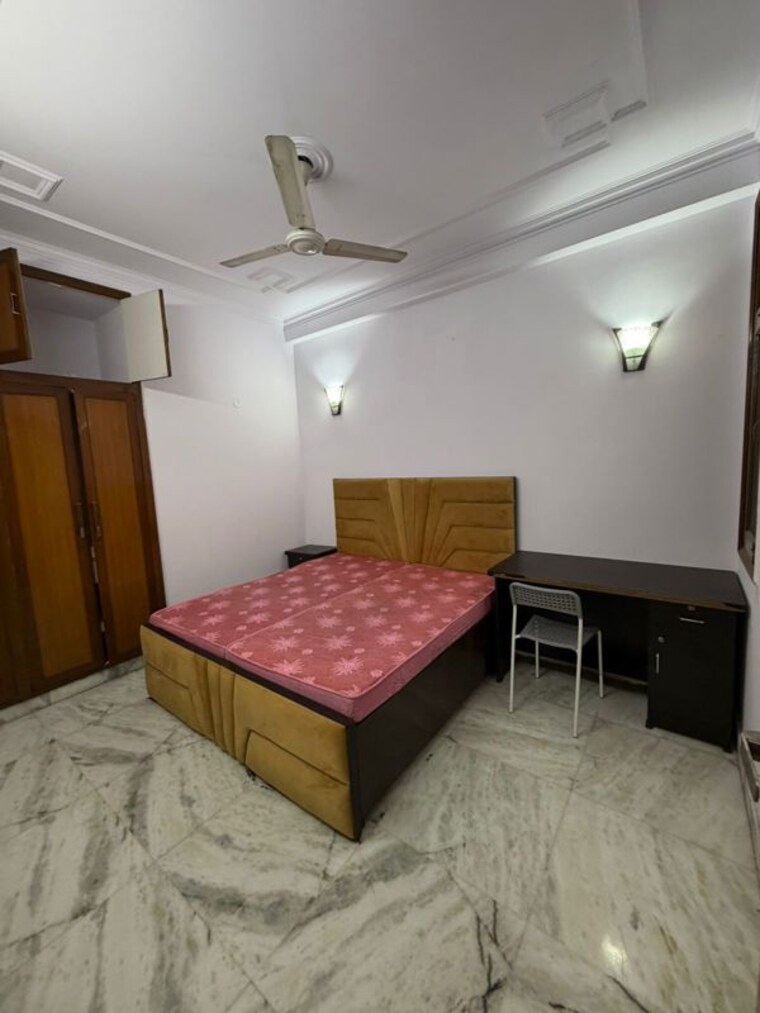 Bedroom, kalkaji 1 Bedroom 700 Sq.Ft. Builder Floor In Kalkaji Delhi 9919858