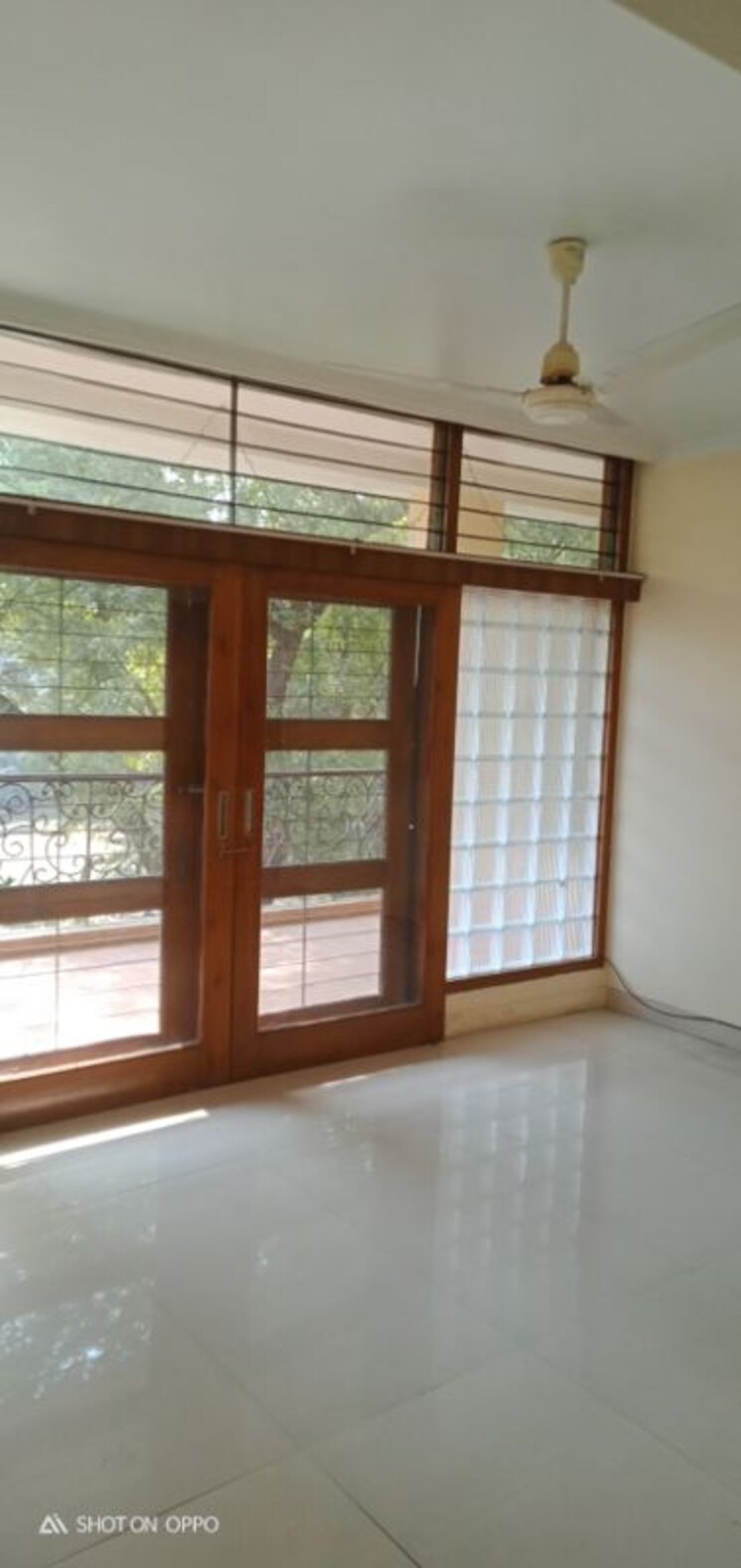 Room, vasant kunj 3.5 Bedroom 2000 Sq.Ft. Apartment In Vasant Kunj Delhi 9919866