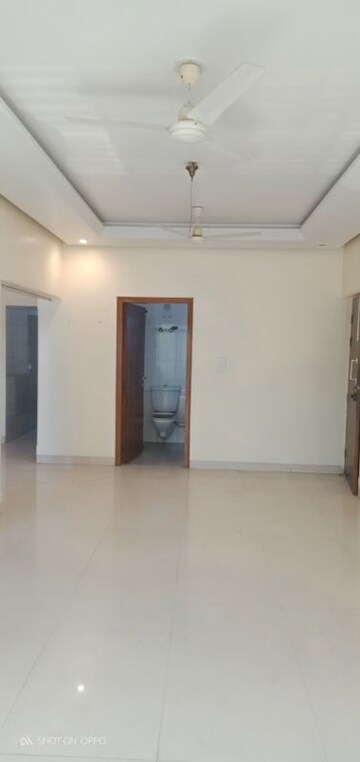 Room in 3.5 BHK Apartment at Vasant Kunj – for Rent