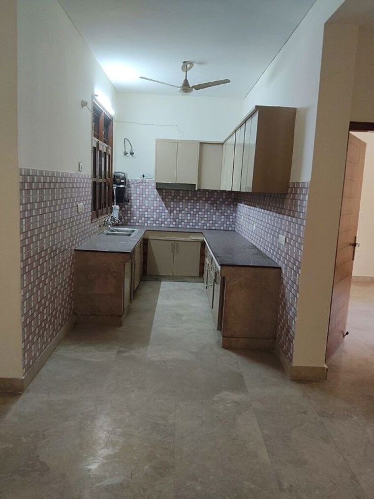 Living Room, sector 23 3 Bedroom 1800 Sq.Ft. Builder Floor In Sector 23 Gurgaon 9919873