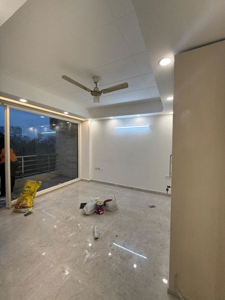 Room, kalkaji 3 Bedroom 1800 Sq.Ft. Builder Floor In Kalkaji Delhi 9919876