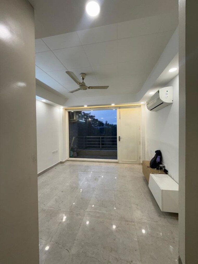 Living Room, kalkaji 3 Bedroom 1800 Sq.Ft. Builder Floor In Kalkaji Delhi 9919876