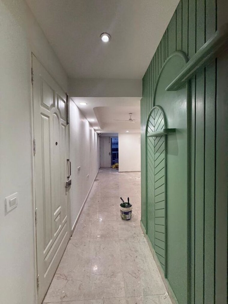 Entrance, kalkaji 3 Bedroom 1800 Sq.Ft. Builder Floor In Kalkaji Delhi 9919876