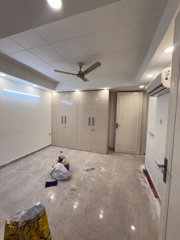 Room, kalkaji 3 Bedroom 1800 Sq.Ft. Builder Floor In Kalkaji Delhi 9919876