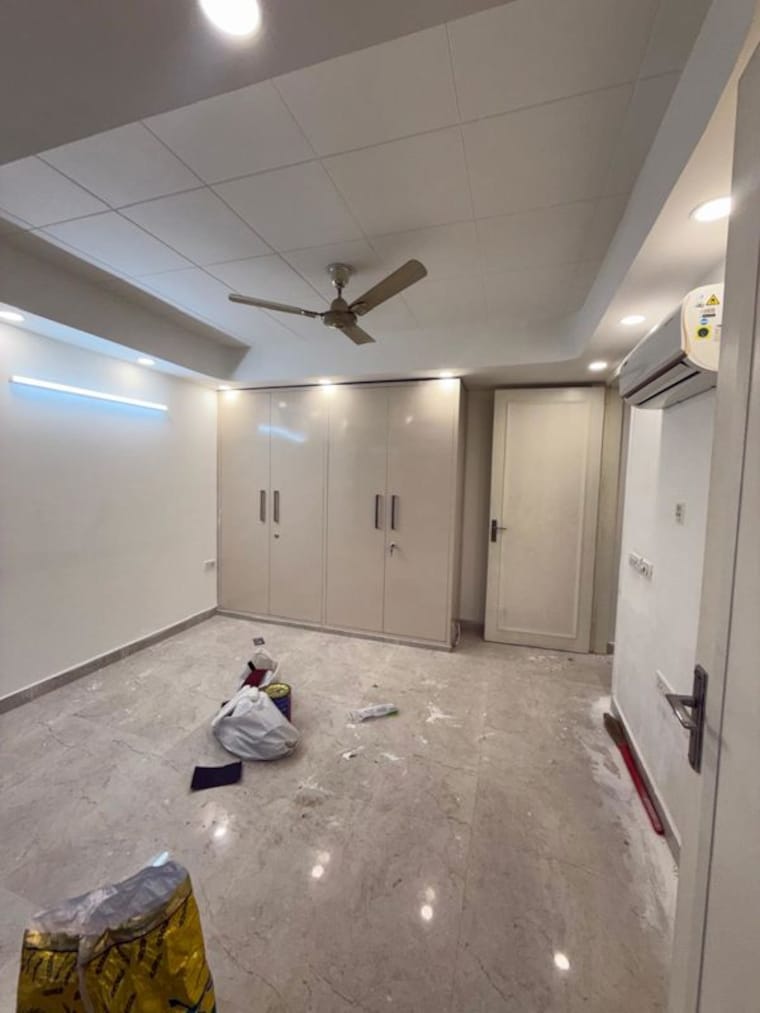 Room, kalkaji 3 Bedroom 1800 Sq.Ft. Builder Floor In Kalkaji Delhi 9919876