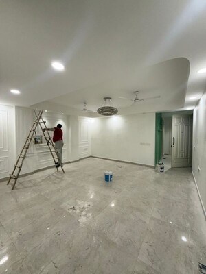 Room in 3 BHK Builder Floor at Kalkaji – for Rent