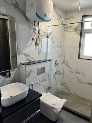 Master Bedroom in 3 BHK Builder Floor at Unitech South City II, Sector 50 – for Rent