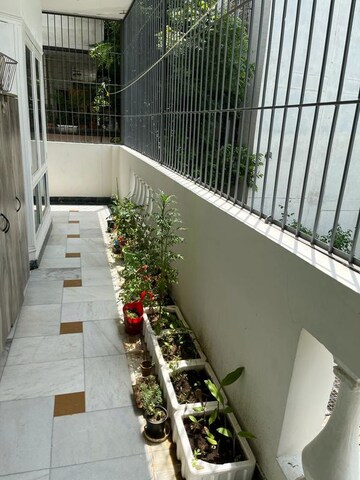 Balcony in 3 BHK Builder Floor at Unitech South City II, Sector 50 – for Rent