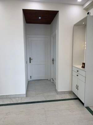 Building Lobby in 3 BHK Builder Floor at Unitech South City II, Sector 50 – for Rent