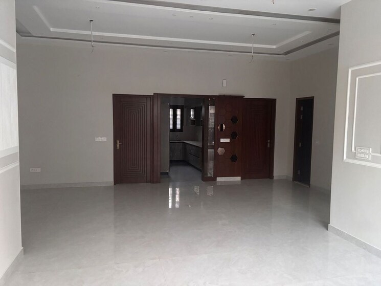 Room, aerocity 6 Bedroom 2520 Sq.Ft. Independent House In Aerocity Mohali 9919907