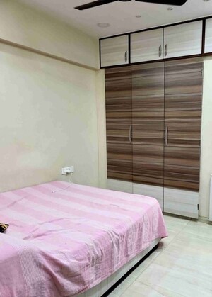 Room in 3 BHK Apartment at Jasmine Tower, Vasant Vihar – for Rent