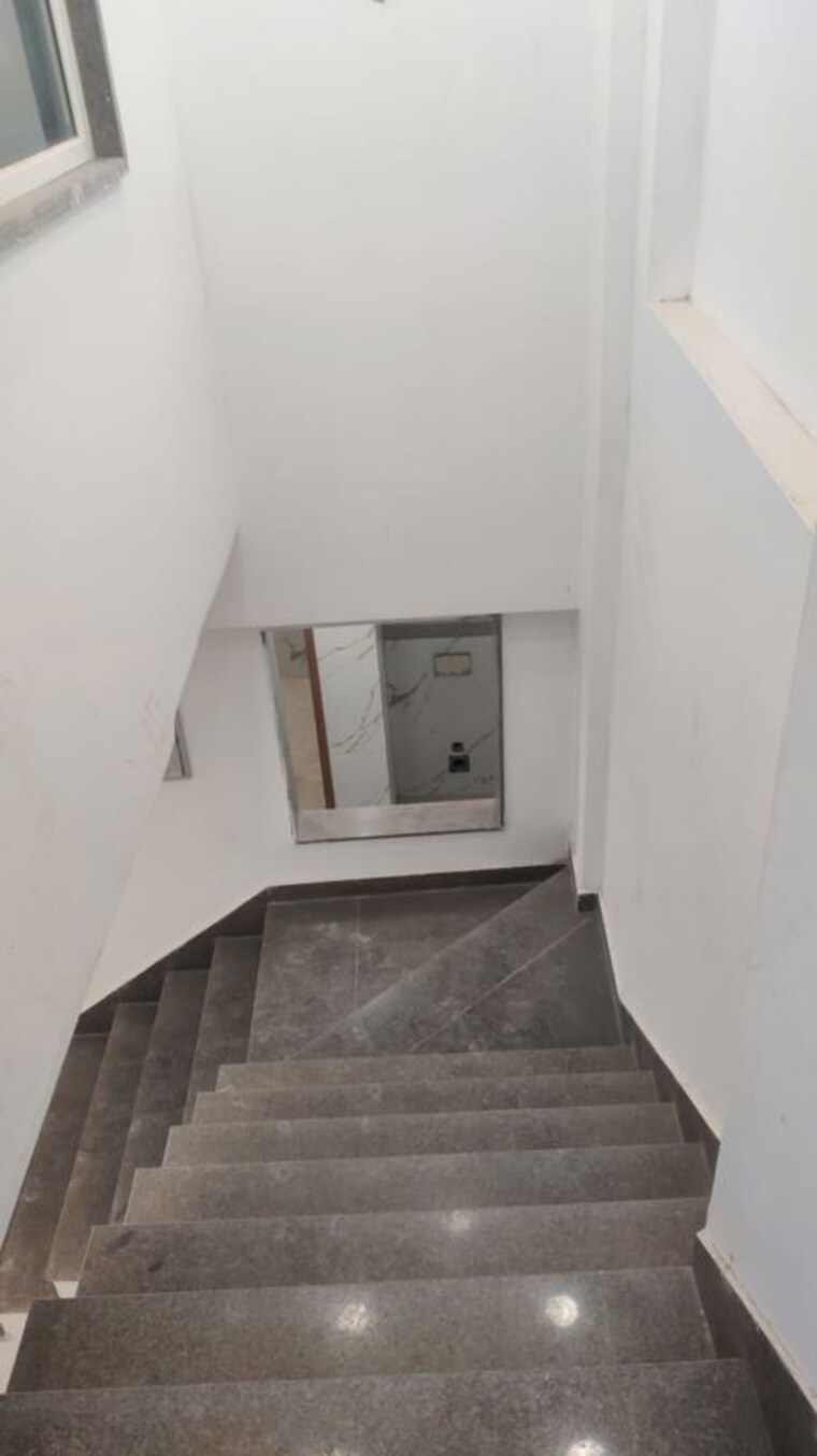 undefined, kalkaji Commercial Office Space 200 Sq.Yd. In Kalkaji Delhi 9919850