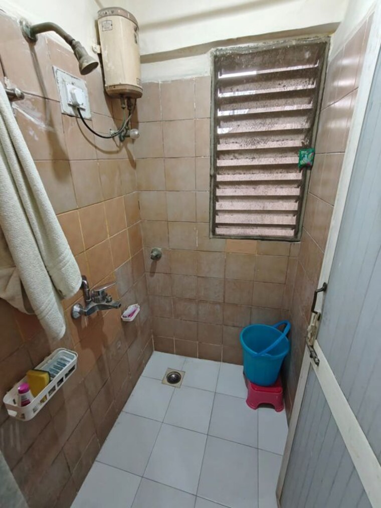 Bathroom, green-field-b-chs-ltd 1 Bedroom 455 Sq.Ft. Apartment In Andheri East Mumbai 9919917