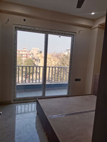 Room in 3 BHK Builder Floor at AEZ Aloha, Sector 57 – for Rent