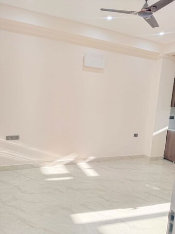 Room in 3 BHK Builder Floor at AEZ Aloha, Sector 57 – for Rent